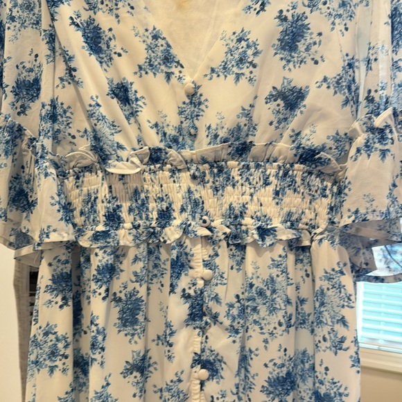 Aura size small ruffle flutter sleeve maxi dress size small NWOT - Picture 2 of 4